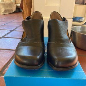 John Fluevog Gracias leather 1.5 inch heels